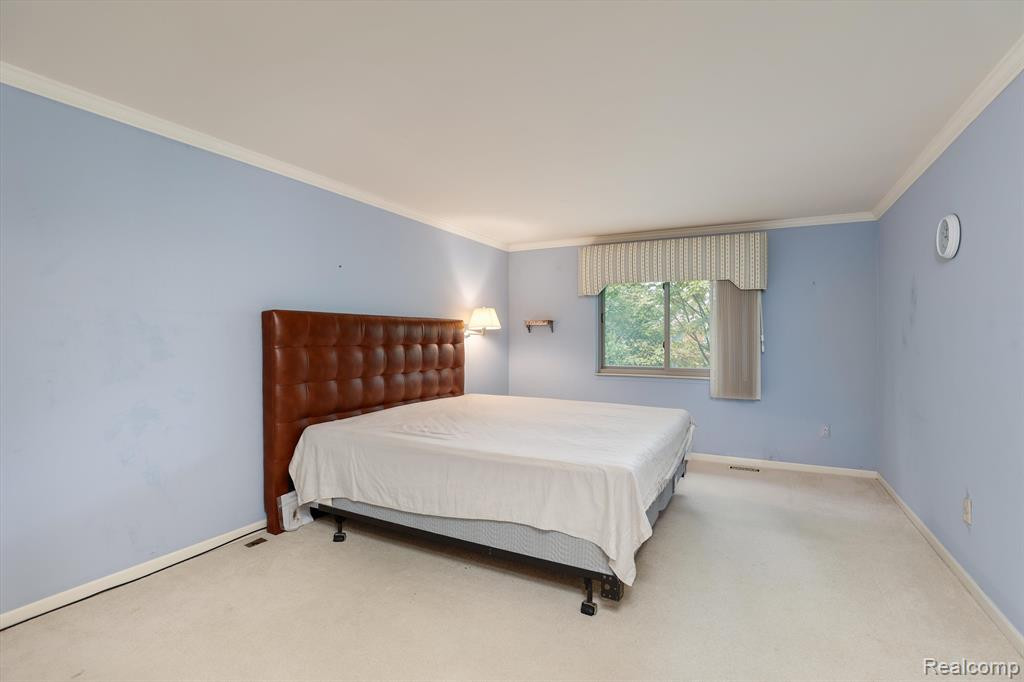 3610 OLD CREEK Road, Troy, MI 48084 — Photo 14