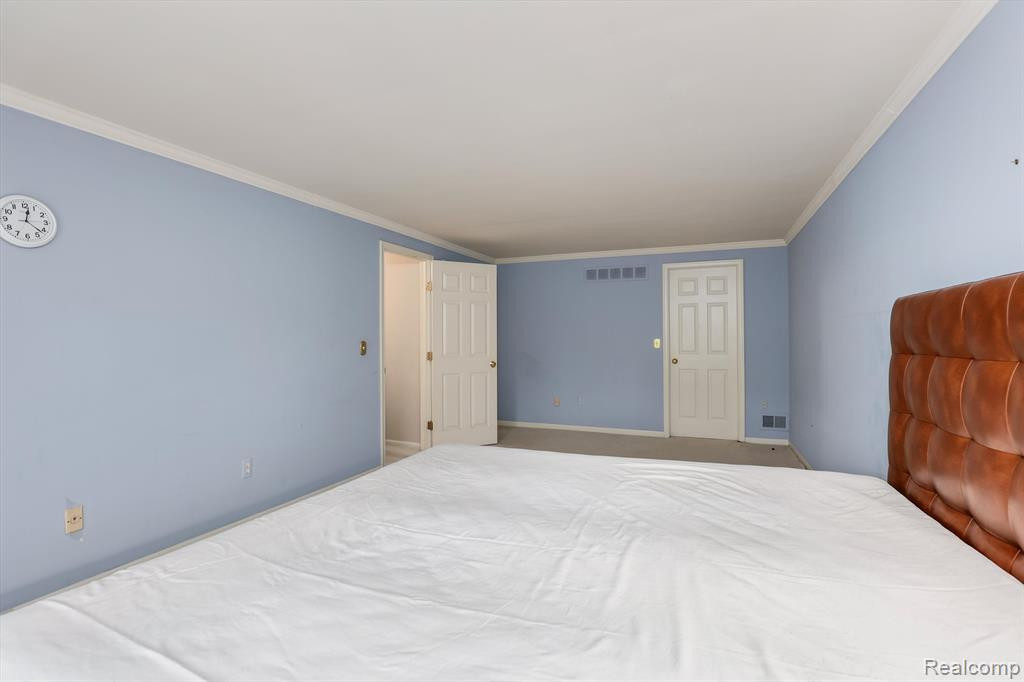3610 OLD CREEK Road, Troy, MI 48084 — Photo 15