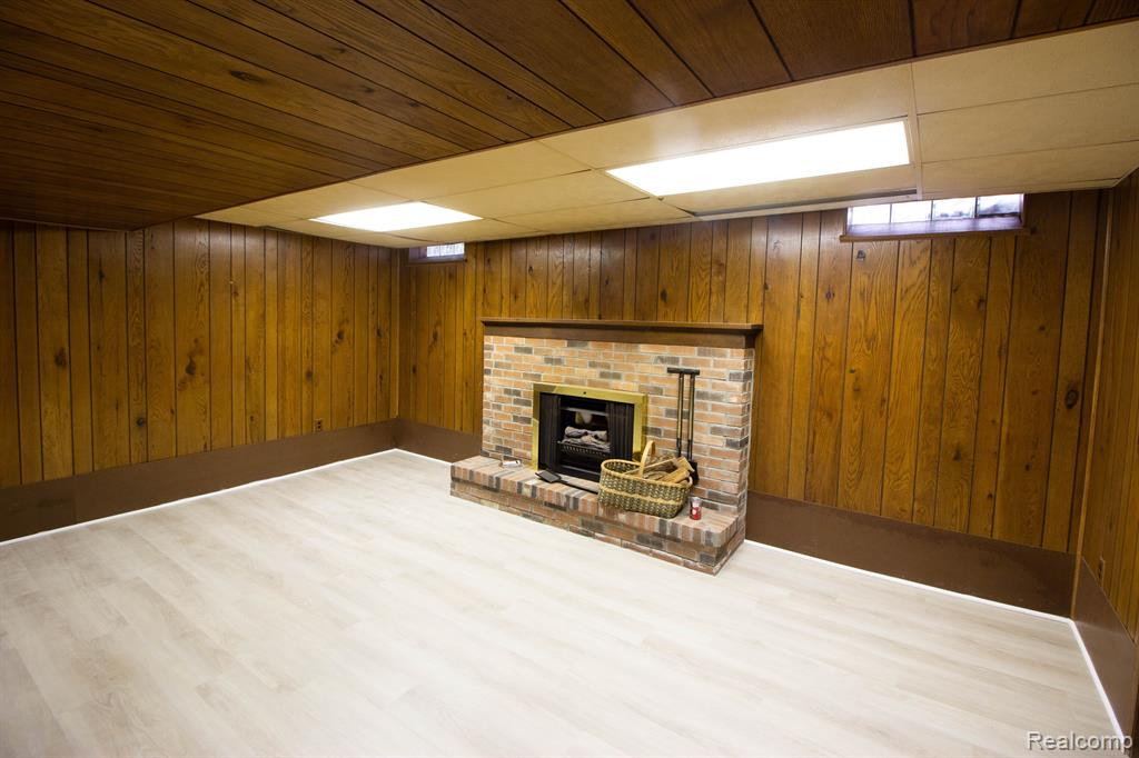3610 OLD CREEK Road, Troy, MI 48084 — Photo 21