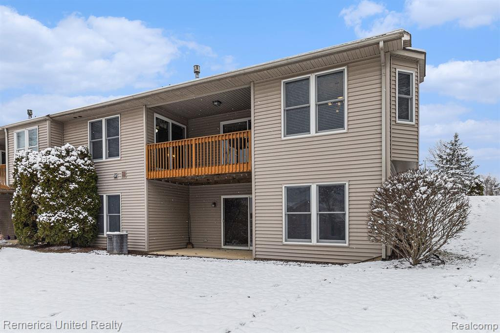 939 PERSIMMON Drive, Brighton, MI 48116 — Photo 3
