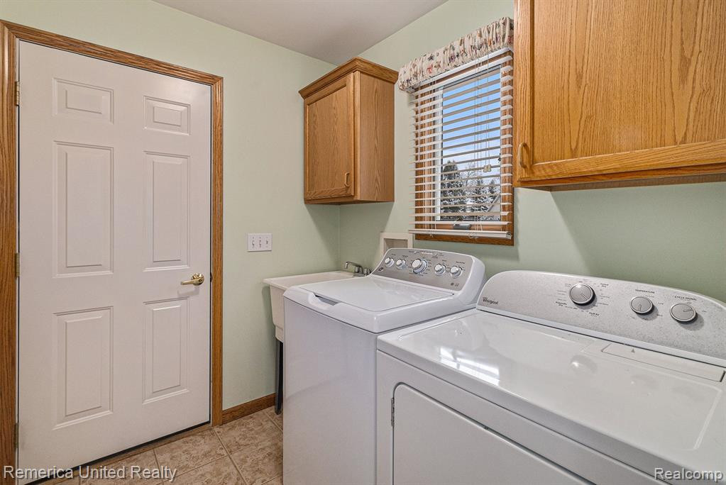 939 PERSIMMON Drive, Brighton, MI 48116 — Photo 24