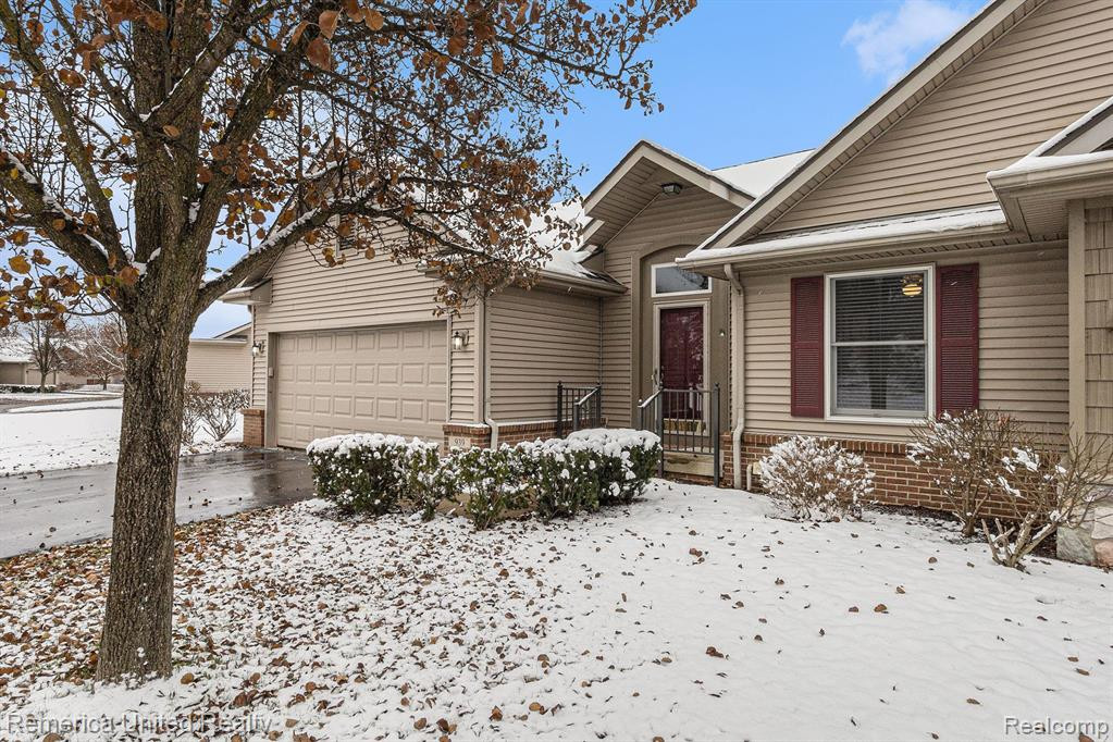 939 PERSIMMON Drive, Brighton, MI 48116 — Photo 33