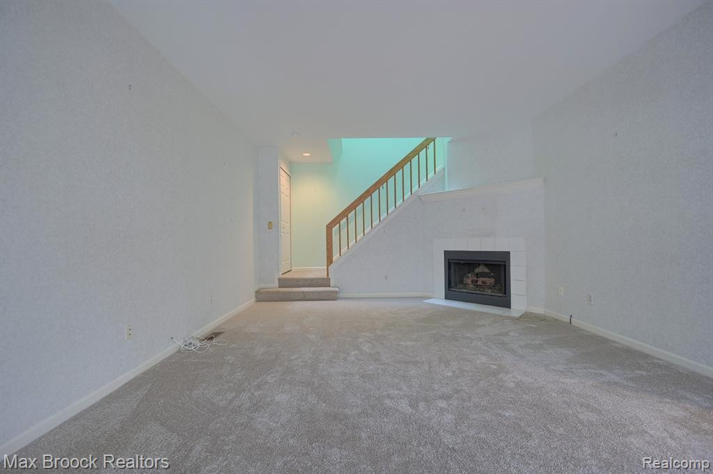 29389 BREEZEWOOD, Farmington Hills, MI 48331 — Photo 3