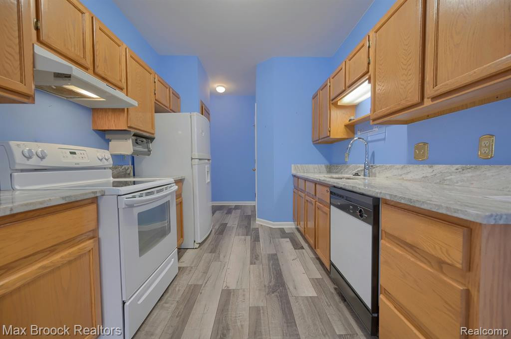 29389 BREEZEWOOD, Farmington Hills, MI 48331 — Photo 8