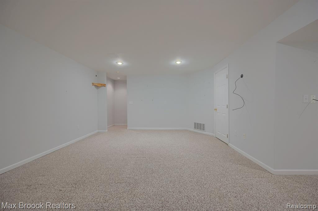 29389 BREEZEWOOD, Farmington Hills, MI 48331 — Photo 24