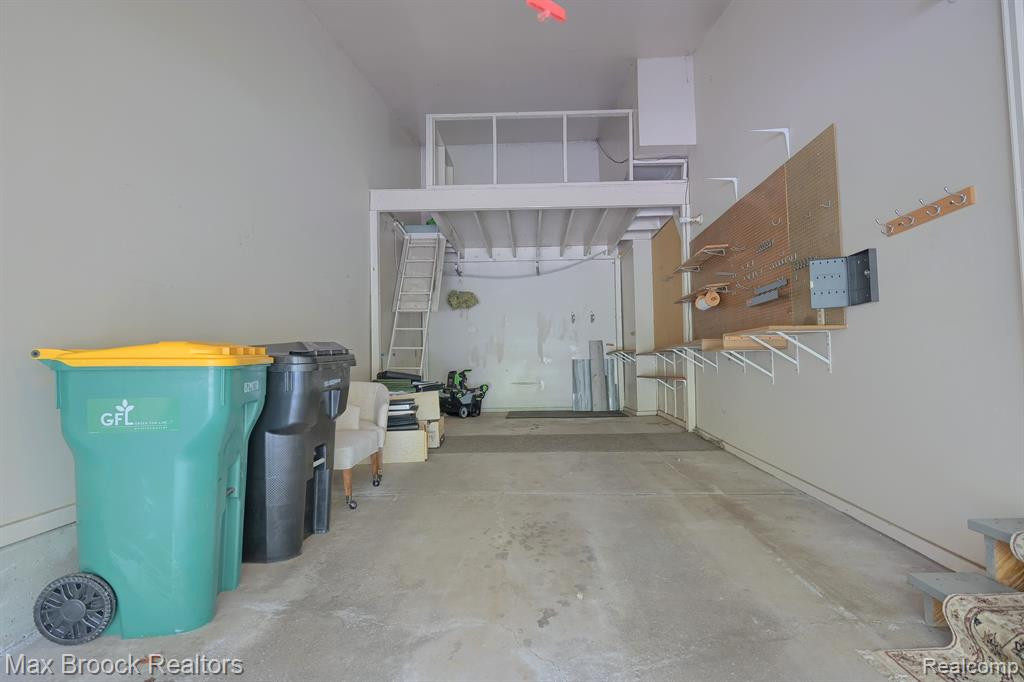 29389 BREEZEWOOD, Farmington Hills, MI 48331 — Photo 27