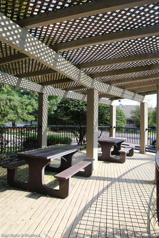 29389 BREEZEWOOD, Farmington Hills, MI 48331 — Photo 29