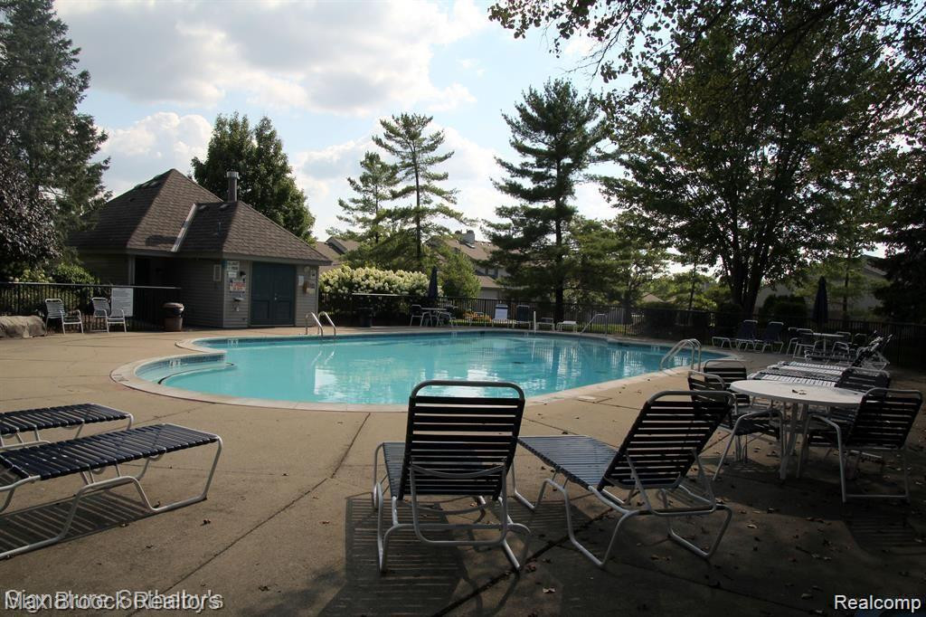 29389 BREEZEWOOD, Farmington Hills, MI 48331 — Photo 30