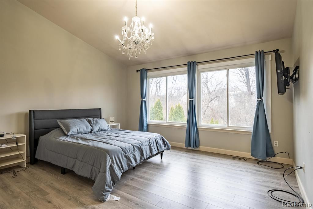 44174 STONEBRIDGE Drive, Van Buren, MI 48111 — Photo 5