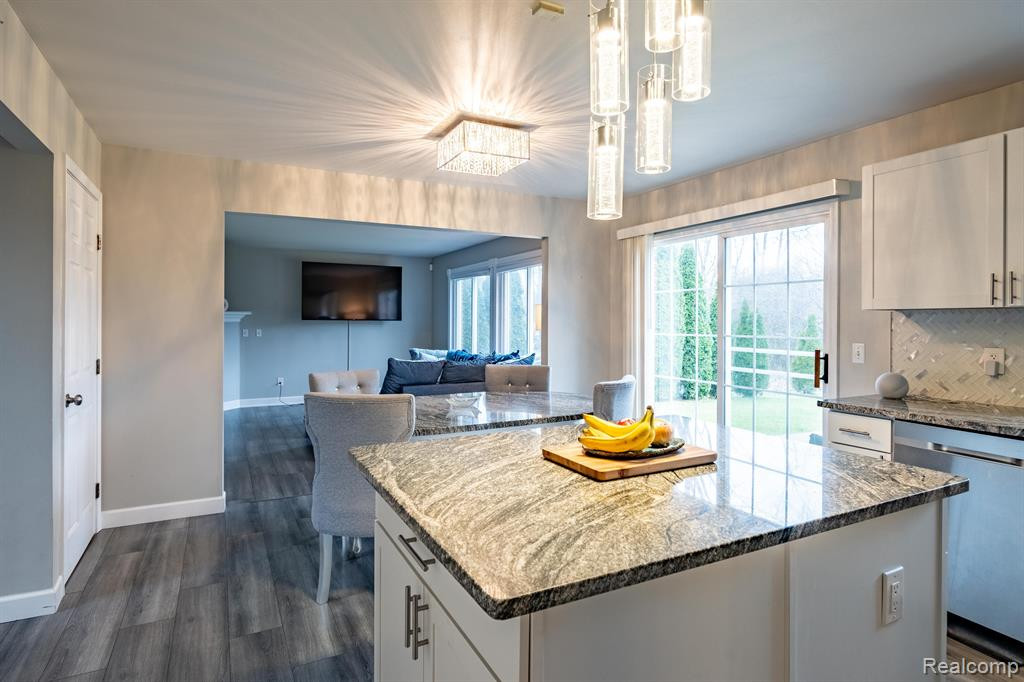 44174 STONEBRIDGE Drive, Van Buren, MI 48111 — Photo 11