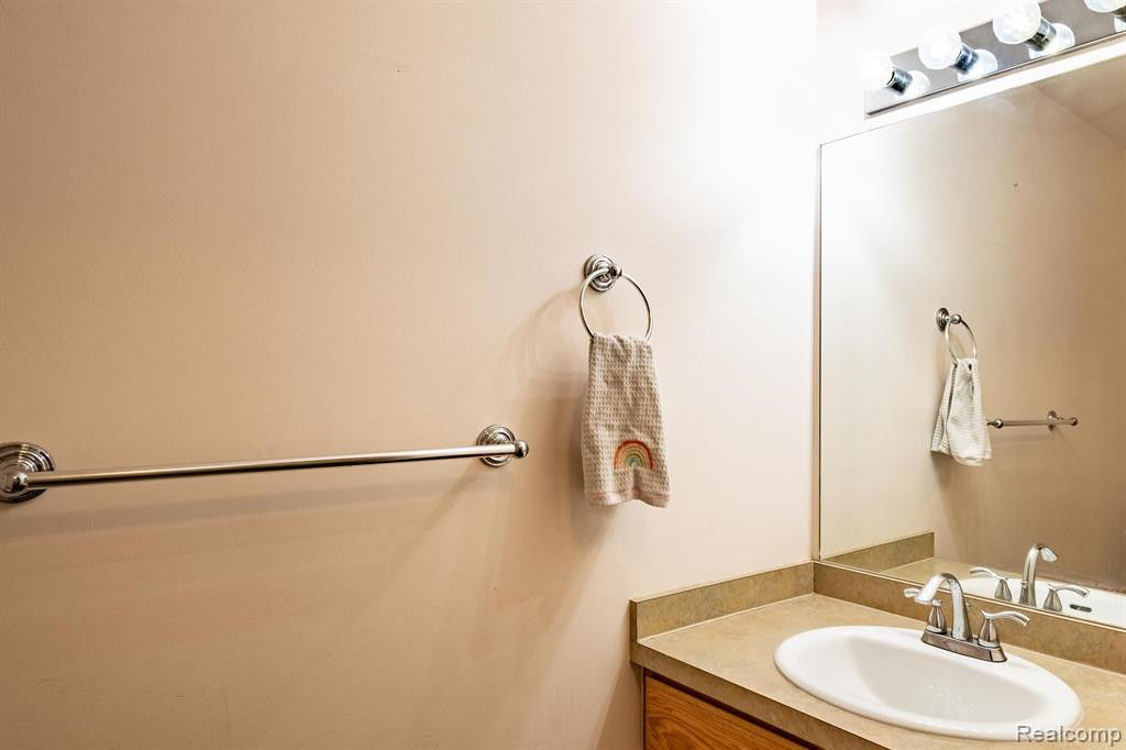 44174 STONEBRIDGE Drive, Van Buren, MI 48111 — Photo 17
