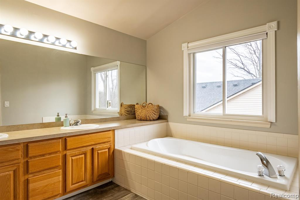44174 STONEBRIDGE Drive, Van Buren, MI 48111 — Photo 32