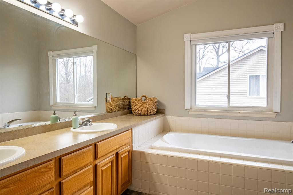 44174 STONEBRIDGE Drive, Van Buren, MI 48111 — Photo 34