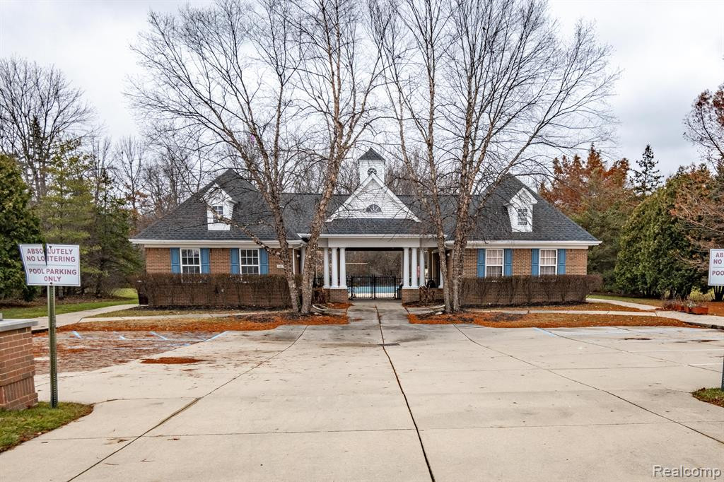 44174 STONEBRIDGE Drive, Van Buren, MI 48111 — Photo 43