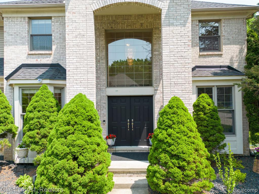 465 TORRINGTON Drive W, Canton, MI 48188 — Photo 7
