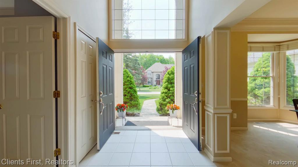 465 TORRINGTON Drive W, Canton, MI 48188 — Photo 8