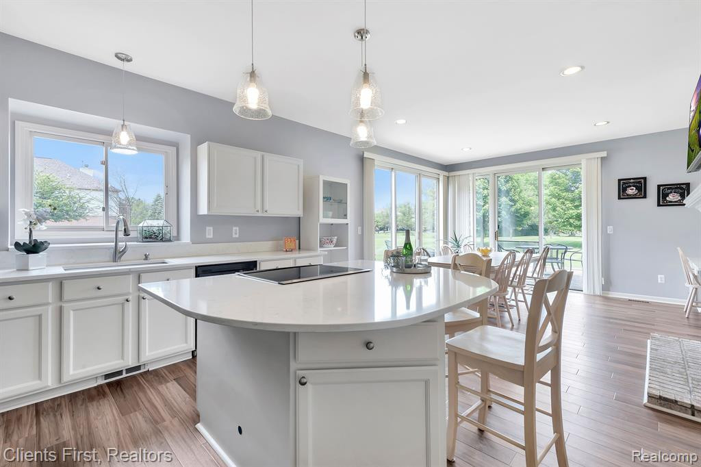 465 TORRINGTON Drive W, Canton, MI 48188 — Photo 17