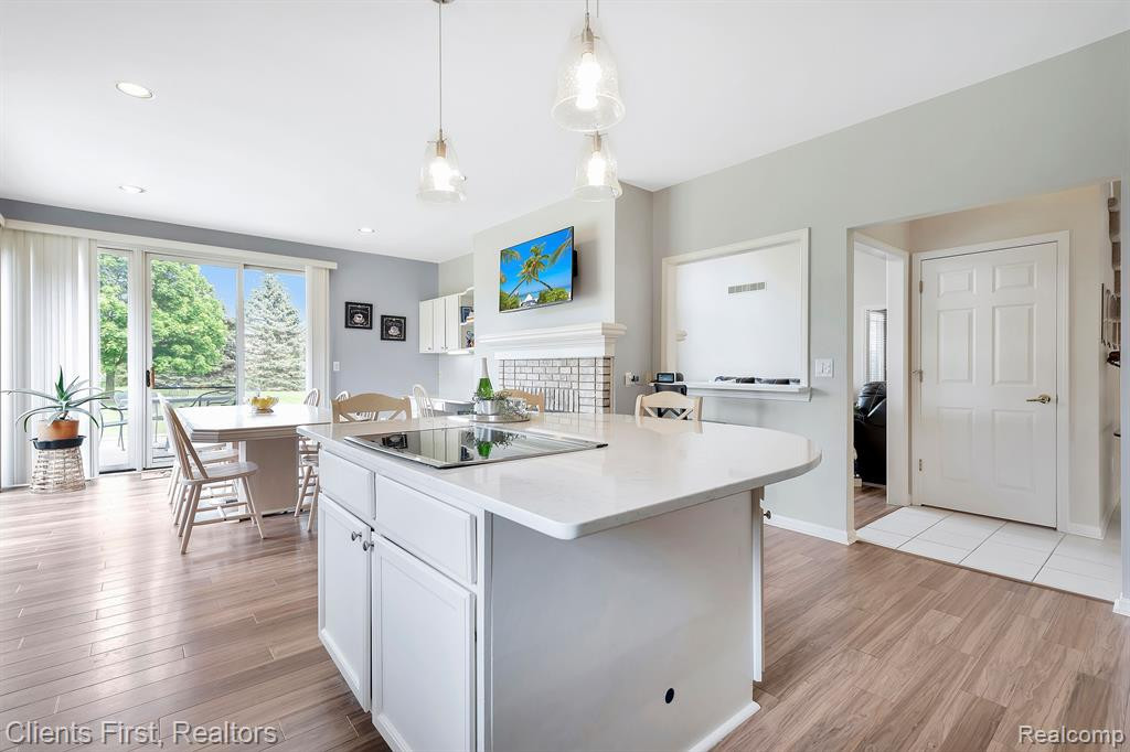 465 TORRINGTON Drive W, Canton, MI 48188 — Photo 18