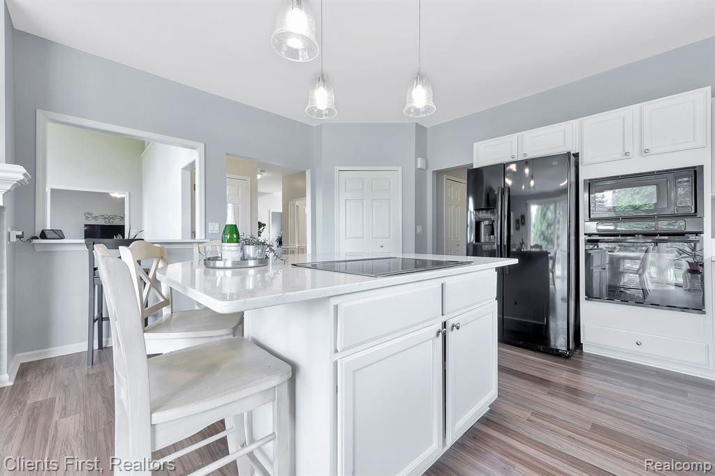465 TORRINGTON Drive W, Canton, MI 48188 — Photo 23