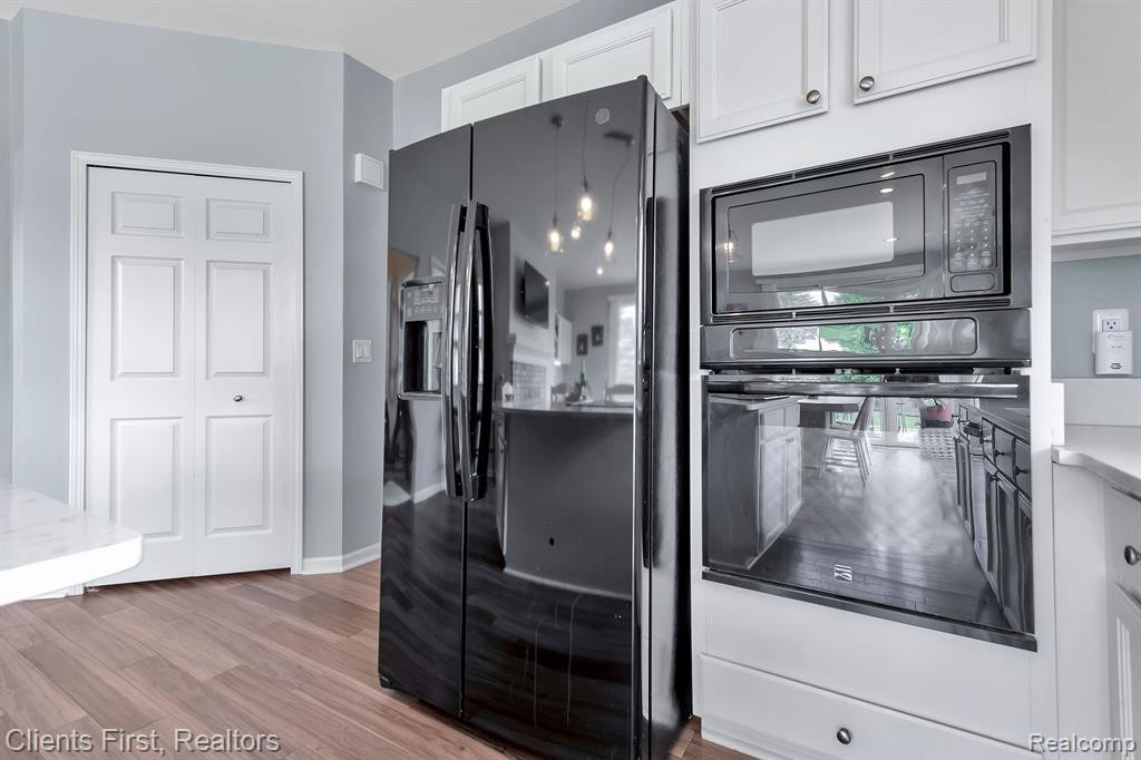 465 TORRINGTON Drive W, Canton, MI 48188 — Photo 25