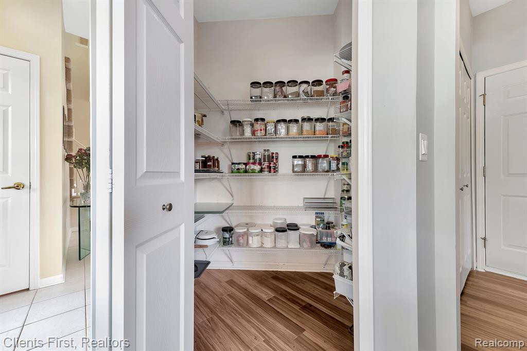 465 TORRINGTON Drive W, Canton, MI 48188 — Photo 27