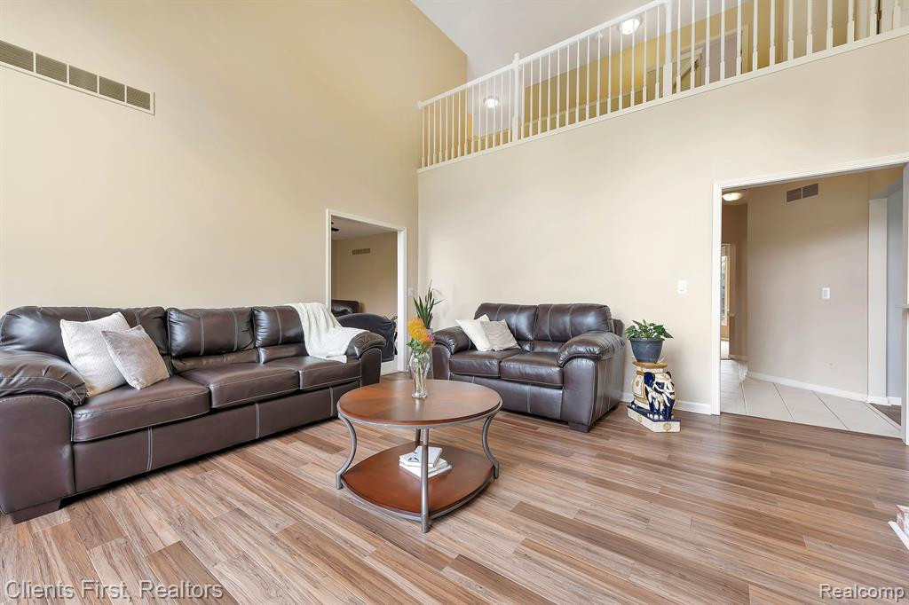 465 TORRINGTON Drive W, Canton, MI 48188 — Photo 32