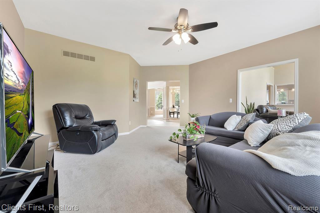 465 TORRINGTON Drive W, Canton, MI 48188 — Photo 35