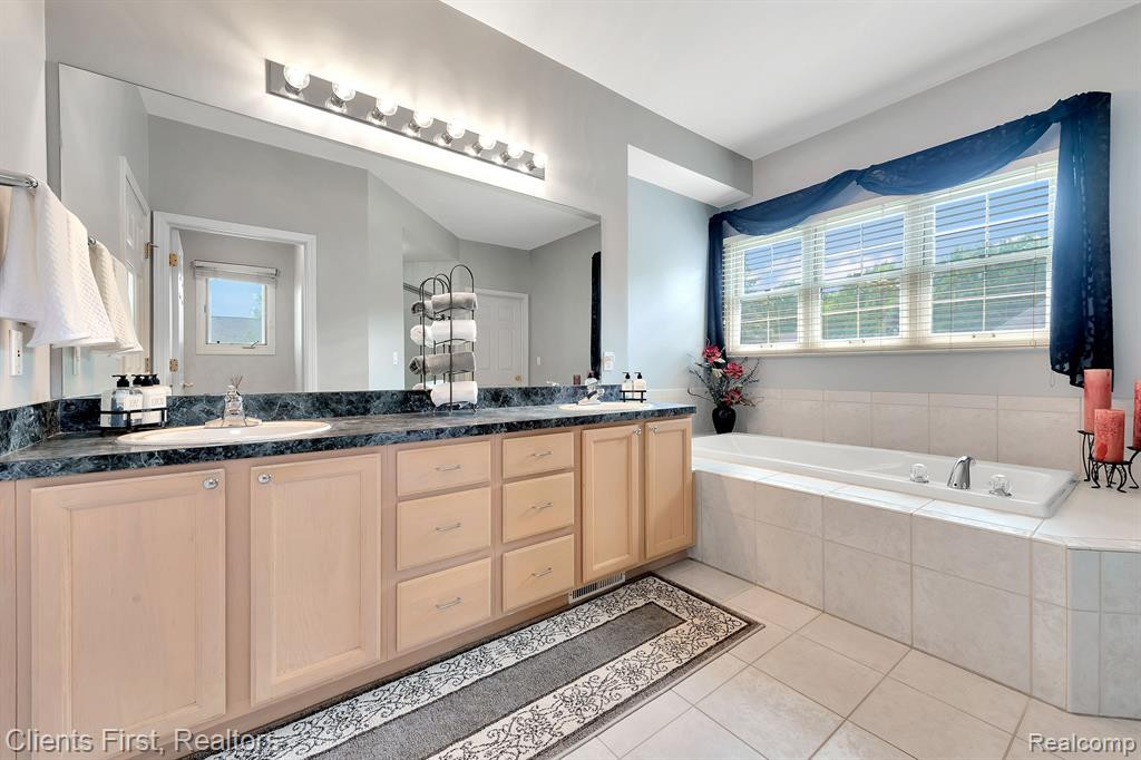 465 TORRINGTON Drive W, Canton, MI 48188 — Photo 40