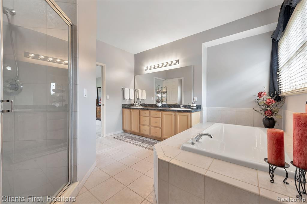 465 TORRINGTON Drive W, Canton, MI 48188 — Photo 42