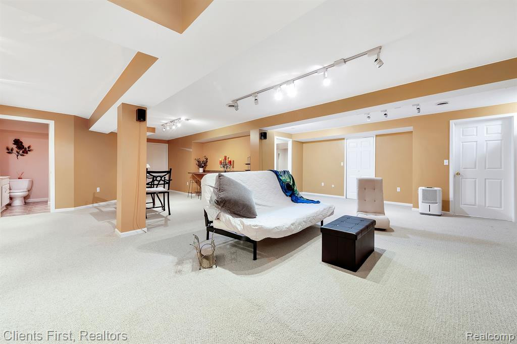 465 TORRINGTON Drive W, Canton, MI 48188 — Photo 57
