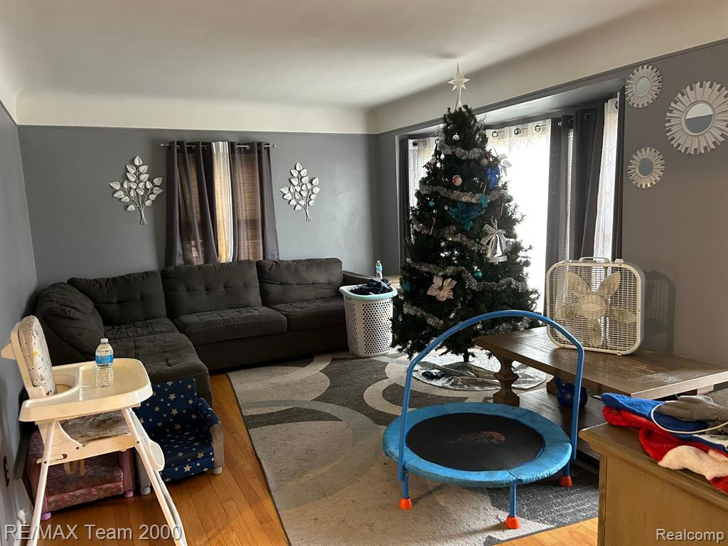 8306 GRAYFIELD Street, Dearborn Heights, MI 48127 — Photo 3