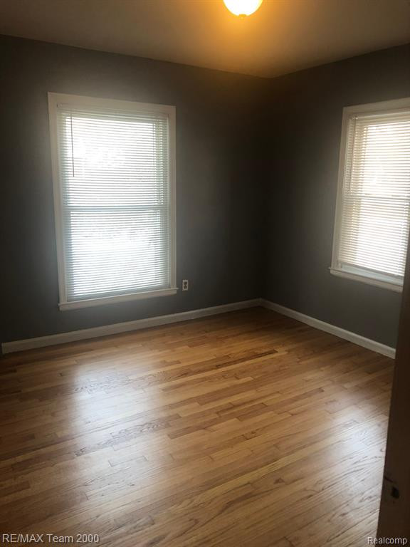 8306 GRAYFIELD Street, Dearborn Heights, MI 48127 — Photo 16