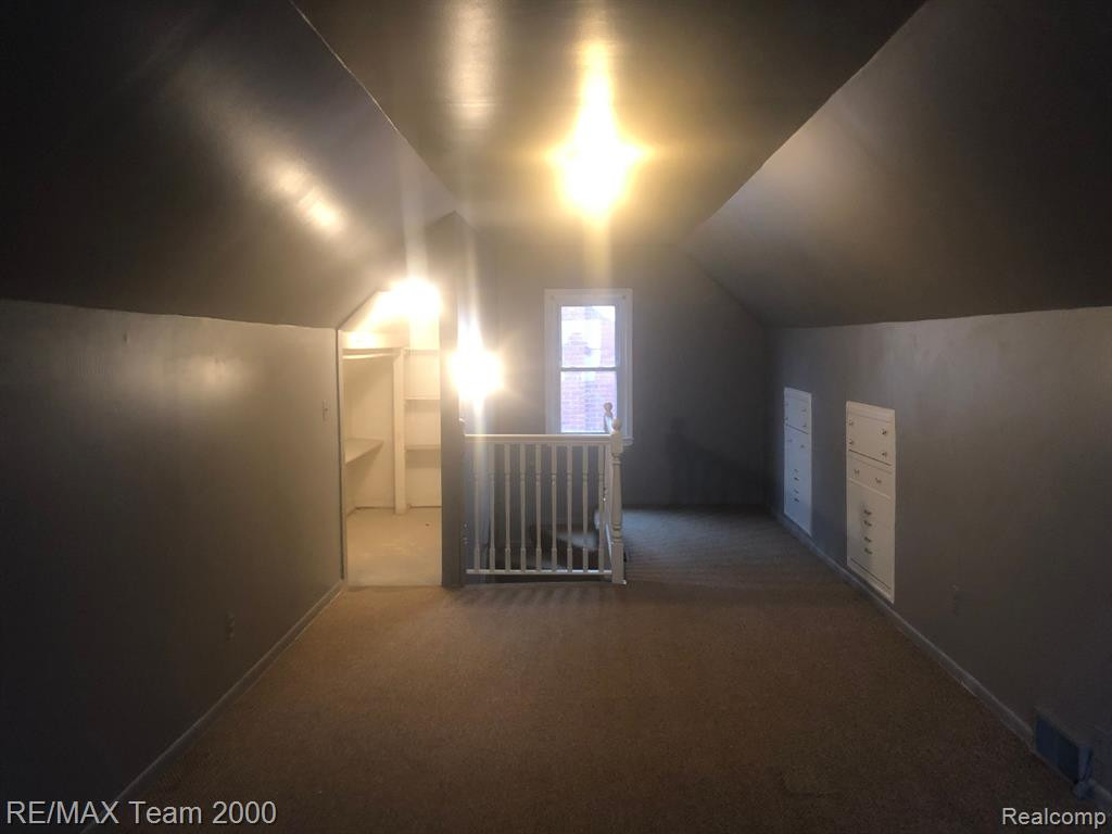 8306 GRAYFIELD Street, Dearborn Heights, MI 48127 — Photo 18