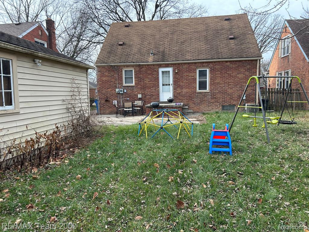 8306 GRAYFIELD Street, Dearborn Heights, MI 48127 — Photo 24