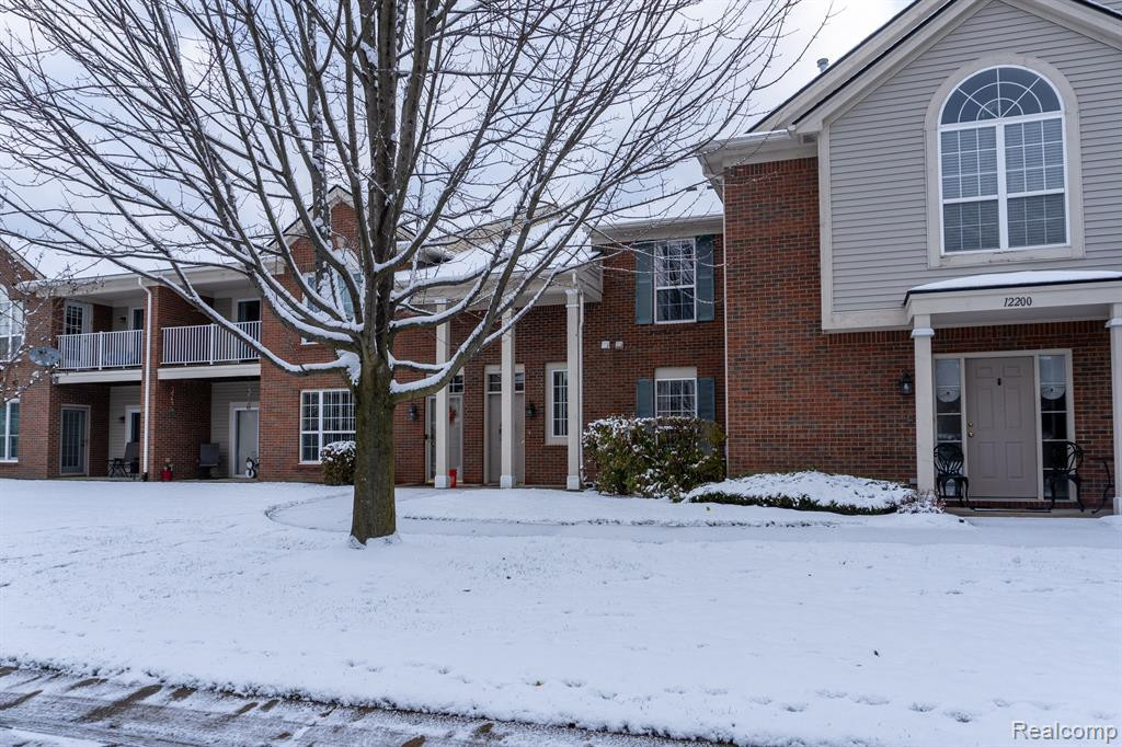 12202 CHESAPEAKE Circle, Walled Lake, MI 48390 — Photo 2
