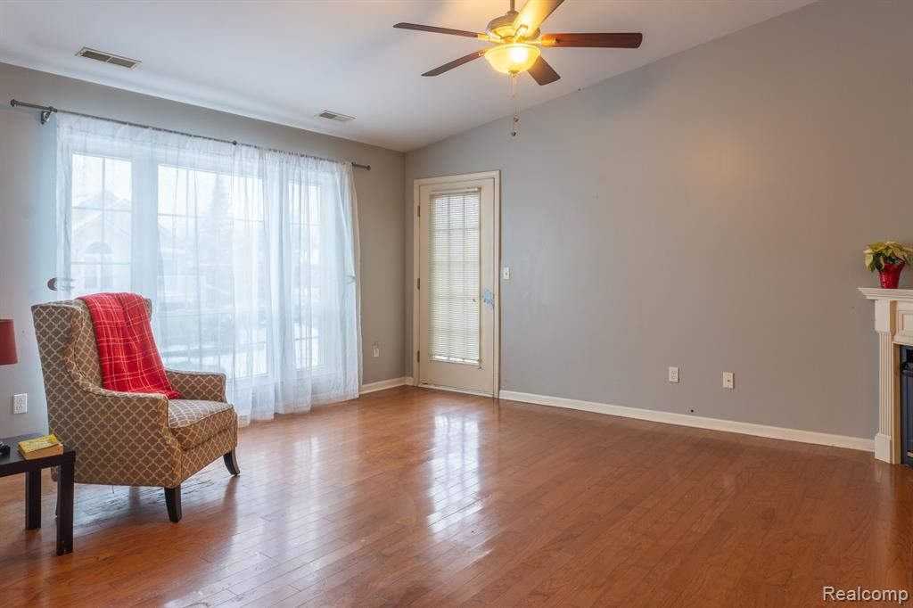 12202 CHESAPEAKE Circle, Walled Lake, MI 48390 — Photo 6