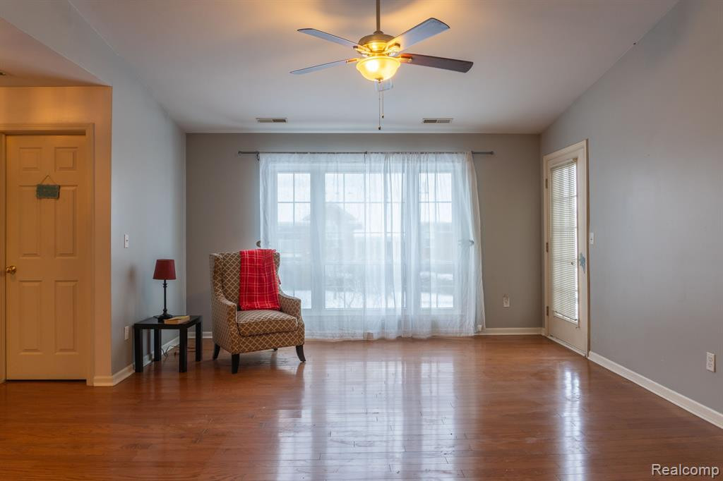 12202 CHESAPEAKE Circle, Walled Lake, MI 48390 — Photo 7
