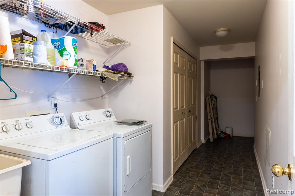 12202 CHESAPEAKE Circle, Walled Lake, MI 48390 — Photo 12