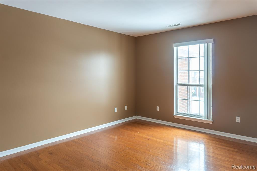 12202 CHESAPEAKE Circle, Walled Lake, MI 48390 — Photo 17