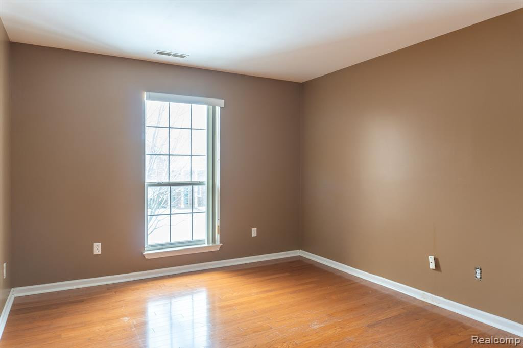 12202 CHESAPEAKE Circle, Walled Lake, MI 48390 — Photo 18