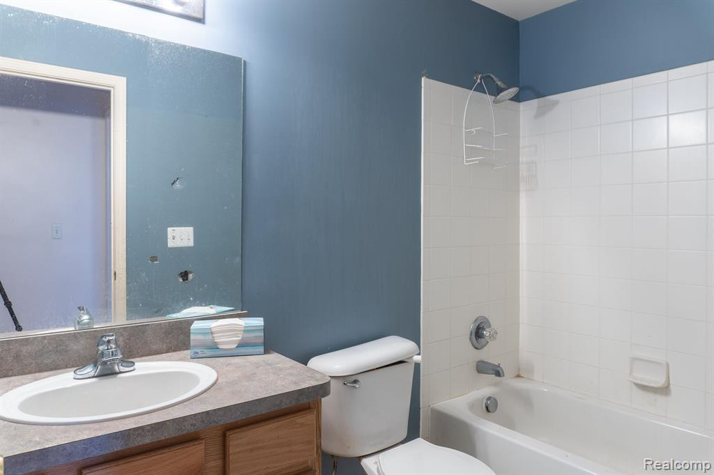 12202 CHESAPEAKE Circle, Walled Lake, MI 48390 — Photo 20