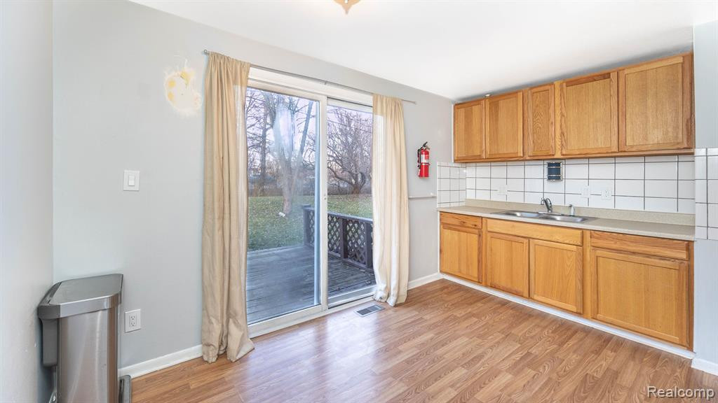 12 METROVIEW Court, Ann Arbor, MI 48108 — Photo 5