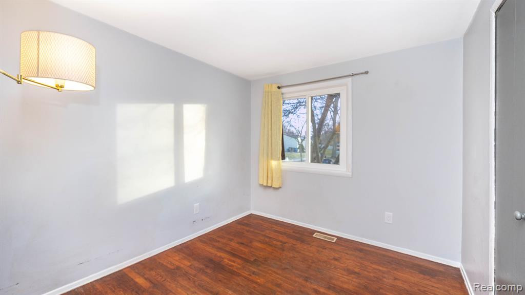 12 METROVIEW Court, Ann Arbor, MI 48108 — Photo 7