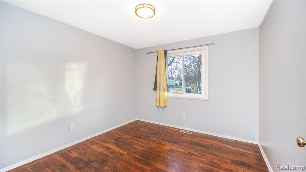 12 METROVIEW Court, Ann Arbor, MI 48108 — Photo 9