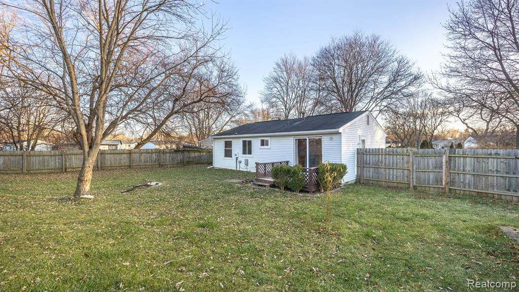12 METROVIEW Court, Ann Arbor, MI 48108 — Photo 16