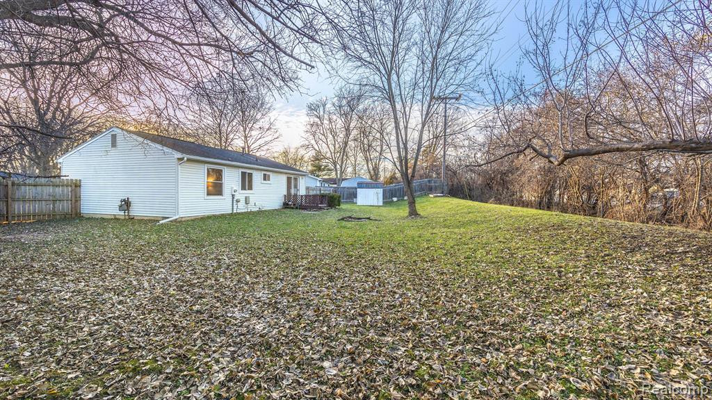 12 METROVIEW Court, Ann Arbor, MI 48108 — Photo 17