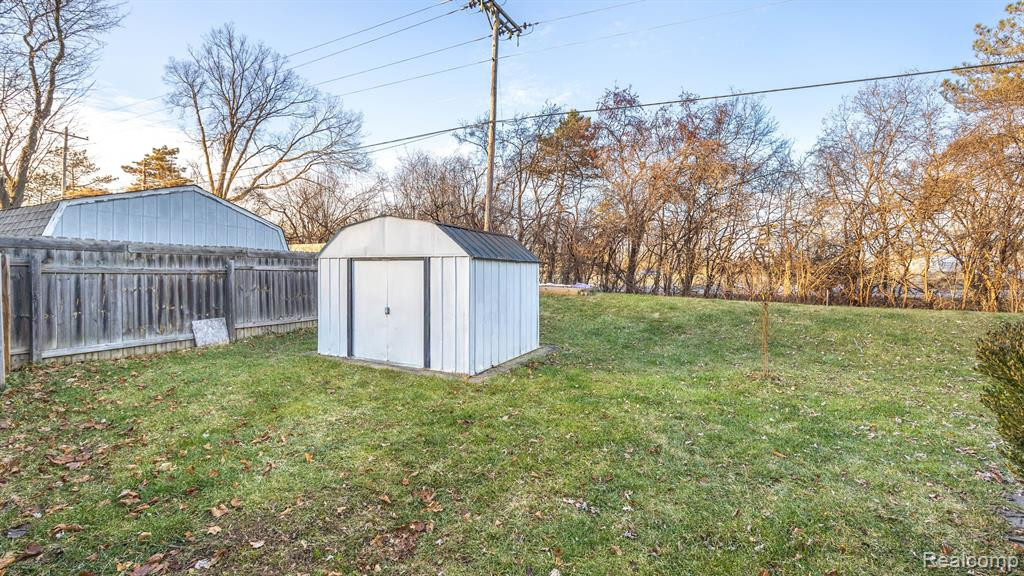 12 METROVIEW Court, Ann Arbor, MI 48108 — Photo 18