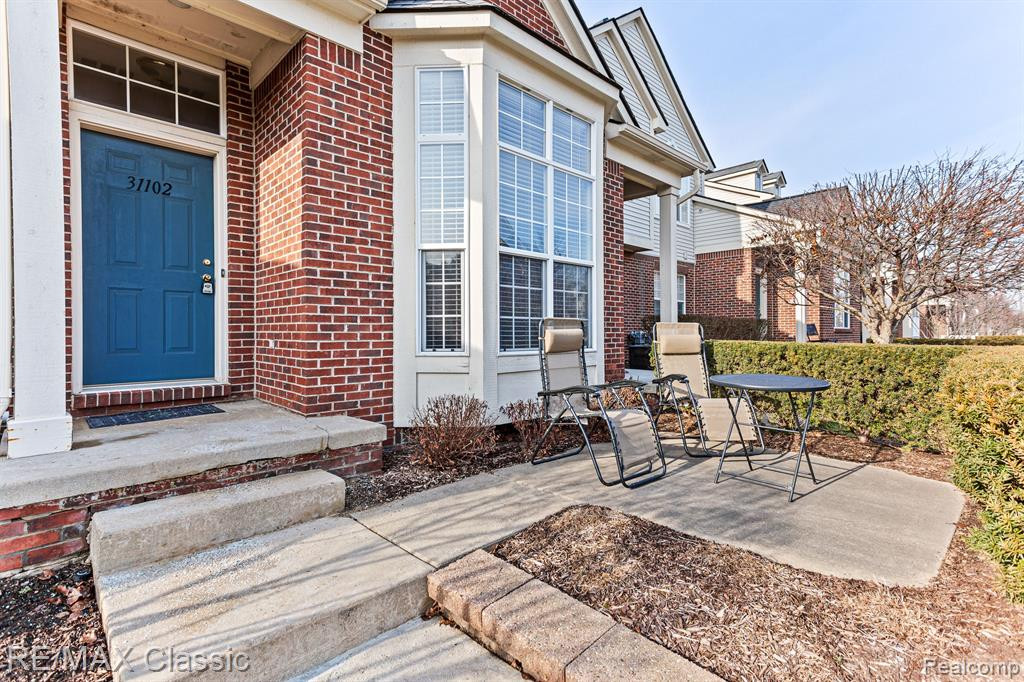 31102 Alexa Drive, Walled Lake, MI 48390 — Photo 2