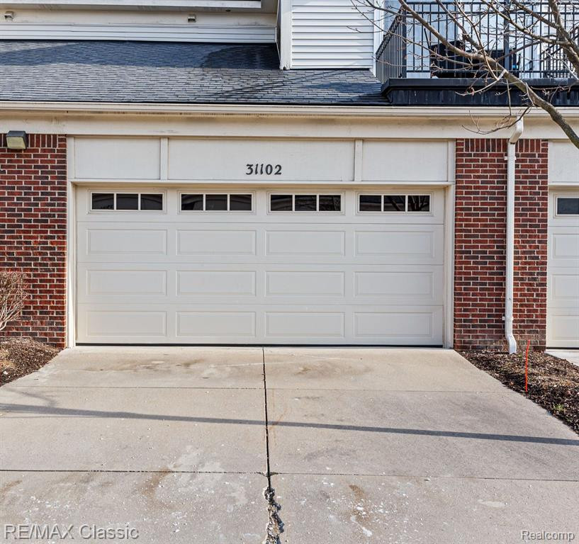 31102 Alexa Drive, Walled Lake, MI 48390 — Photo 3