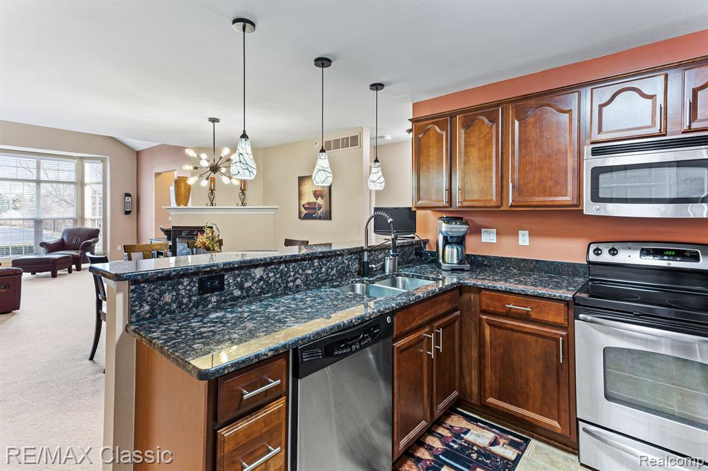 31102 Alexa Drive, Walled Lake, MI 48390 — Photo 9
